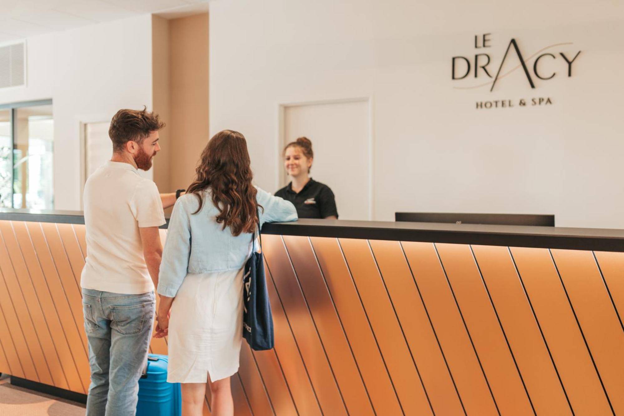Le Dracy Hotel Et Spa Exterior photo